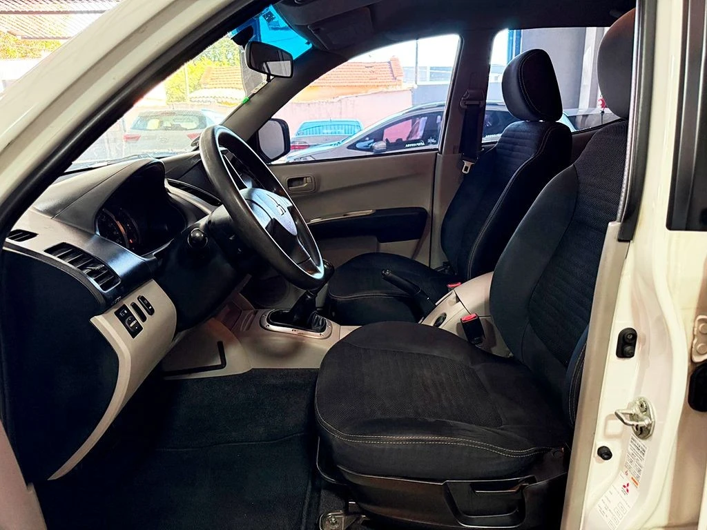 MITSUBISHI L200 TRITON