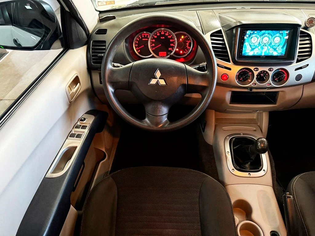 MITSUBISHI L200 TRITON