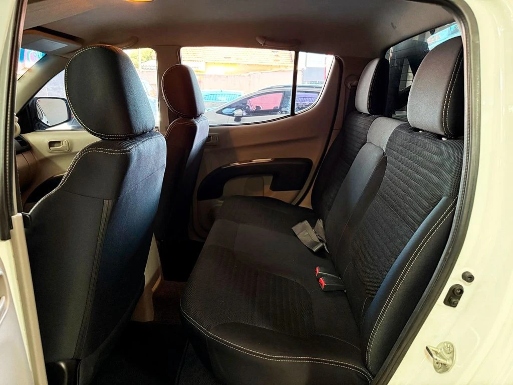MITSUBISHI L200 TRITON