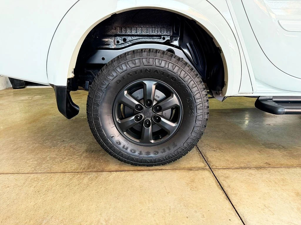 MITSUBISHI L200 TRITON