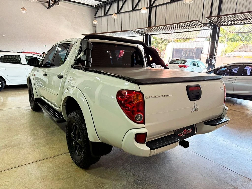 MITSUBISHI L200 TRITON