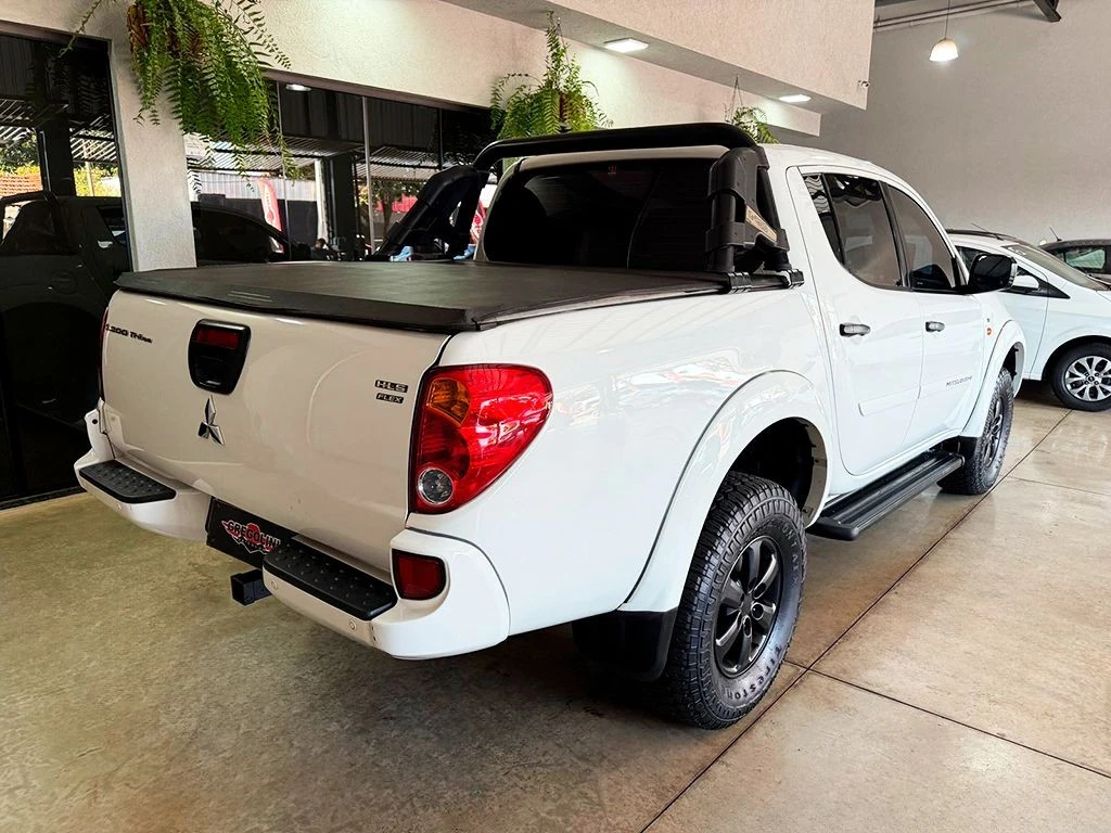MITSUBISHI L200 TRITON