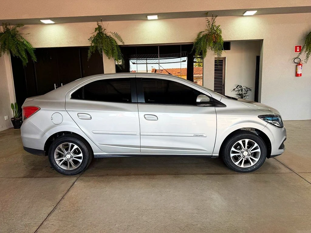 CHEVROLET PRISMA
