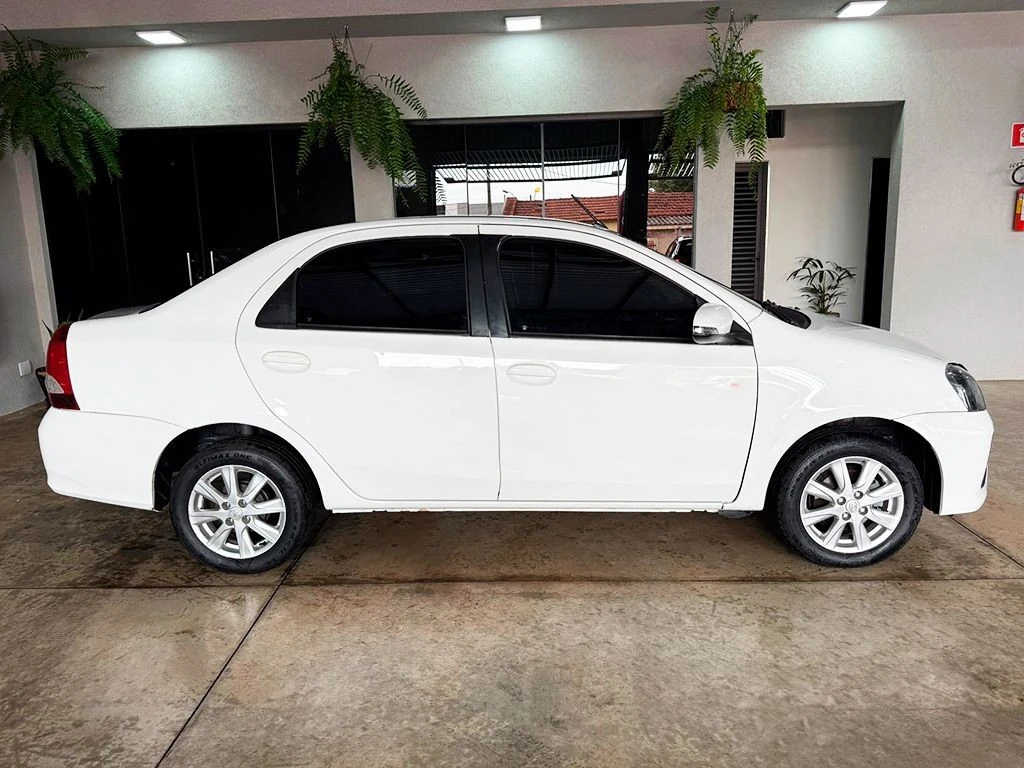 TOYOTA ETIOS