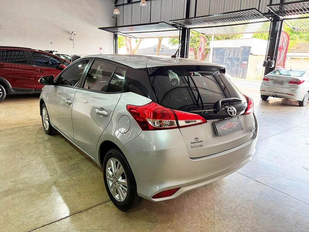 TOYOTA YARIS