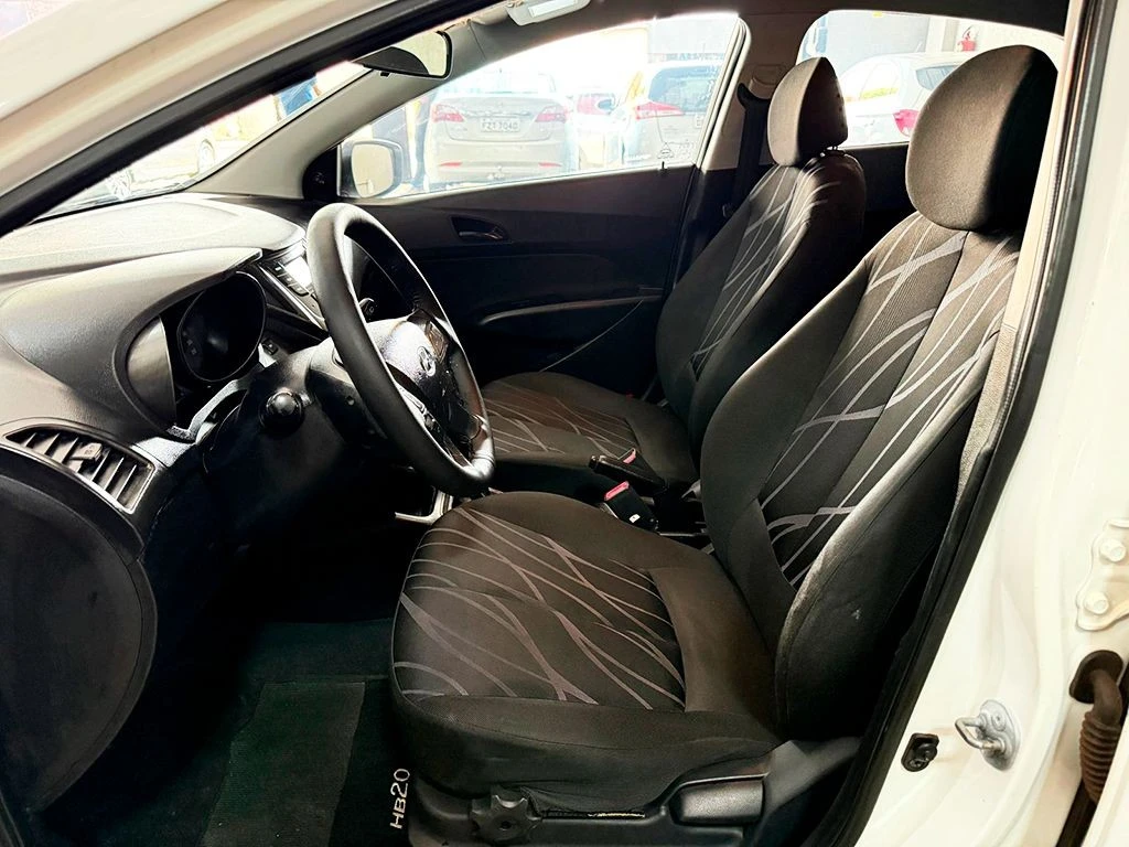 HYUNDAI HB20