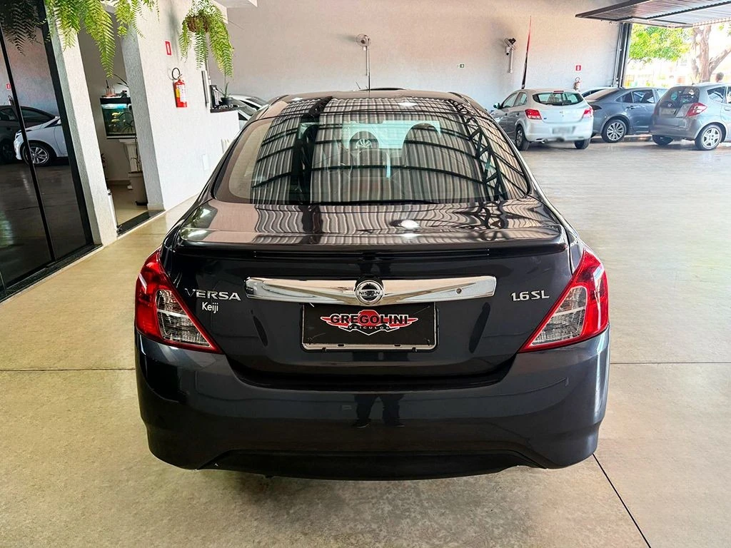 NISSAN VERSA