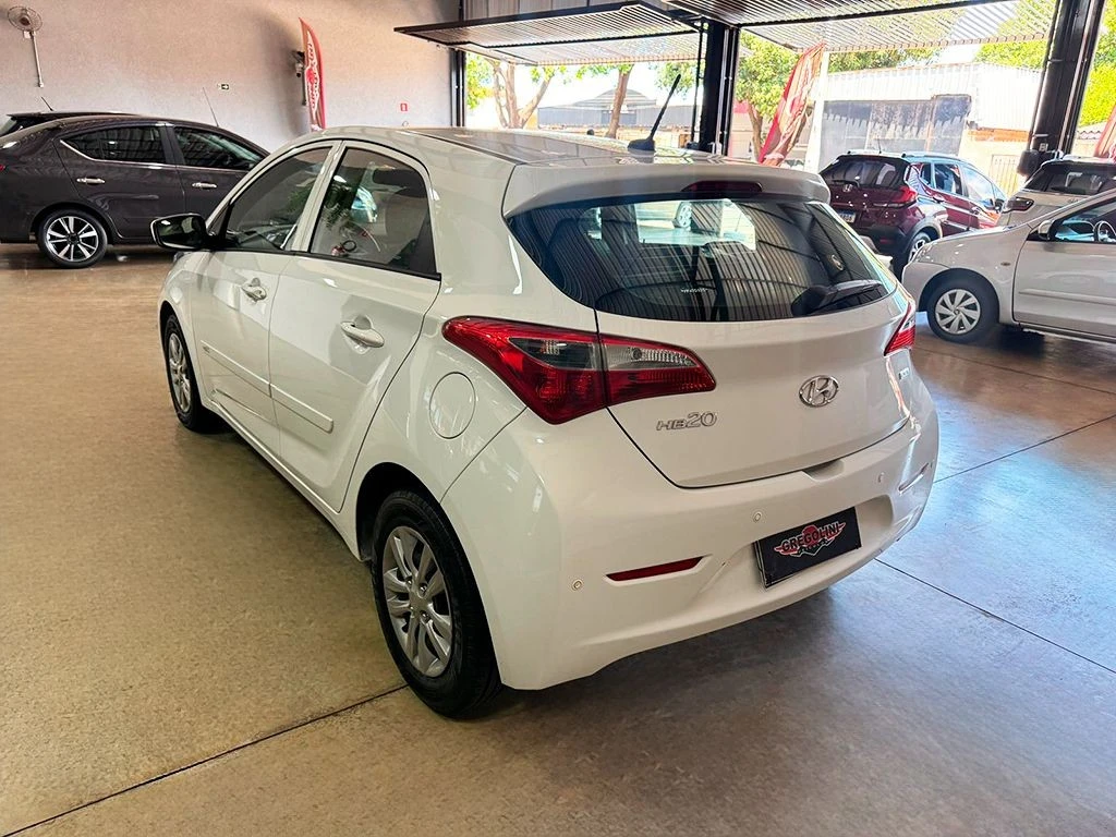 HYUNDAI HB20