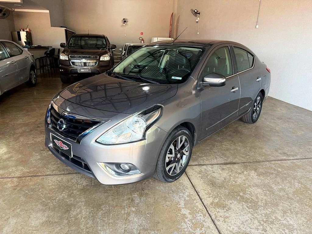 NISSAN VERSA