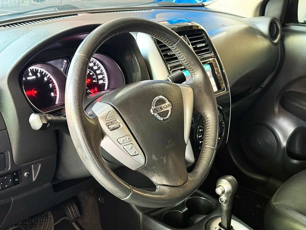 NISSAN VERSA