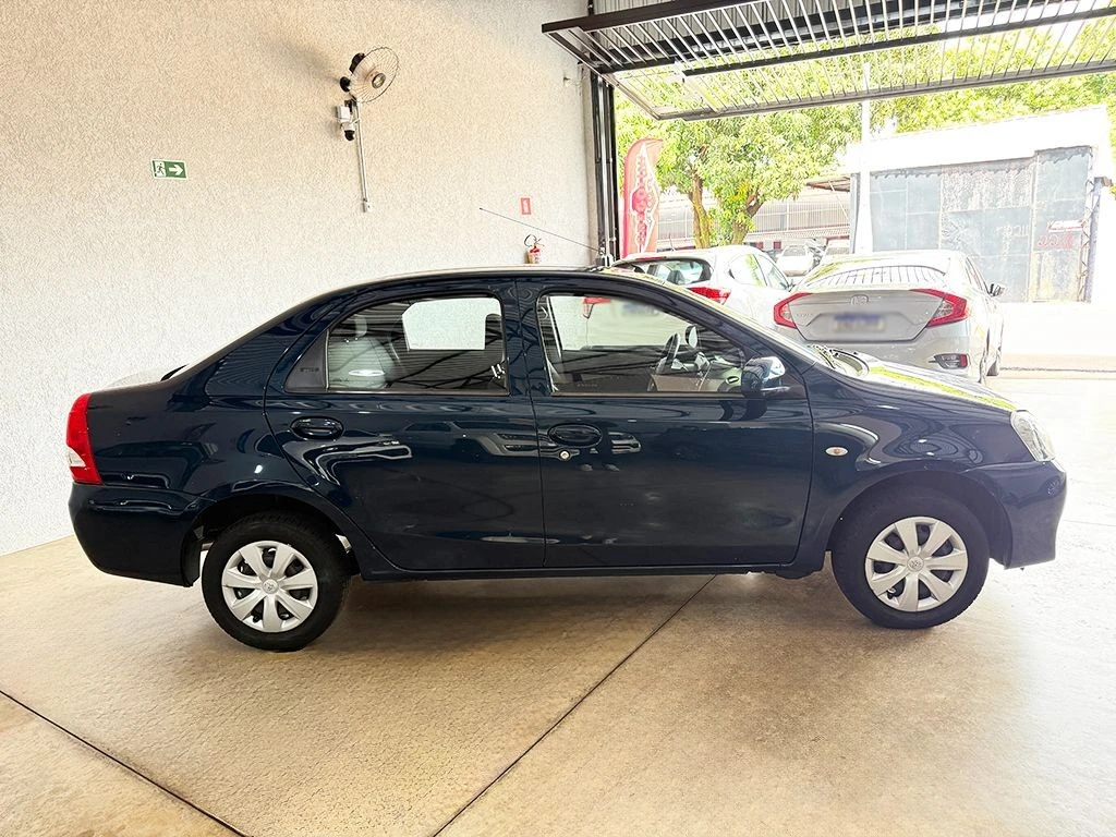 TOYOTA ETIOS