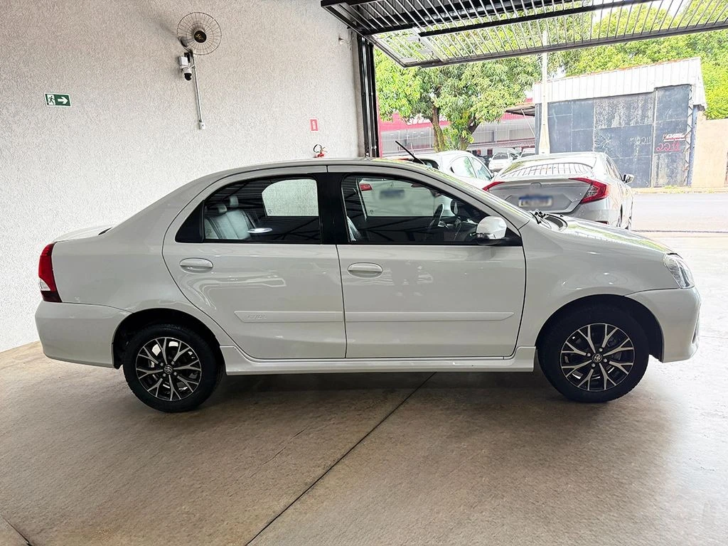 TOYOTA ETIOS