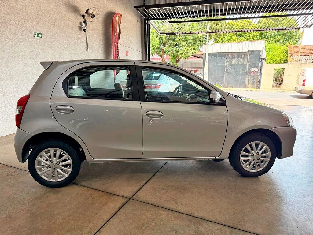 TOYOTA ETIOS
