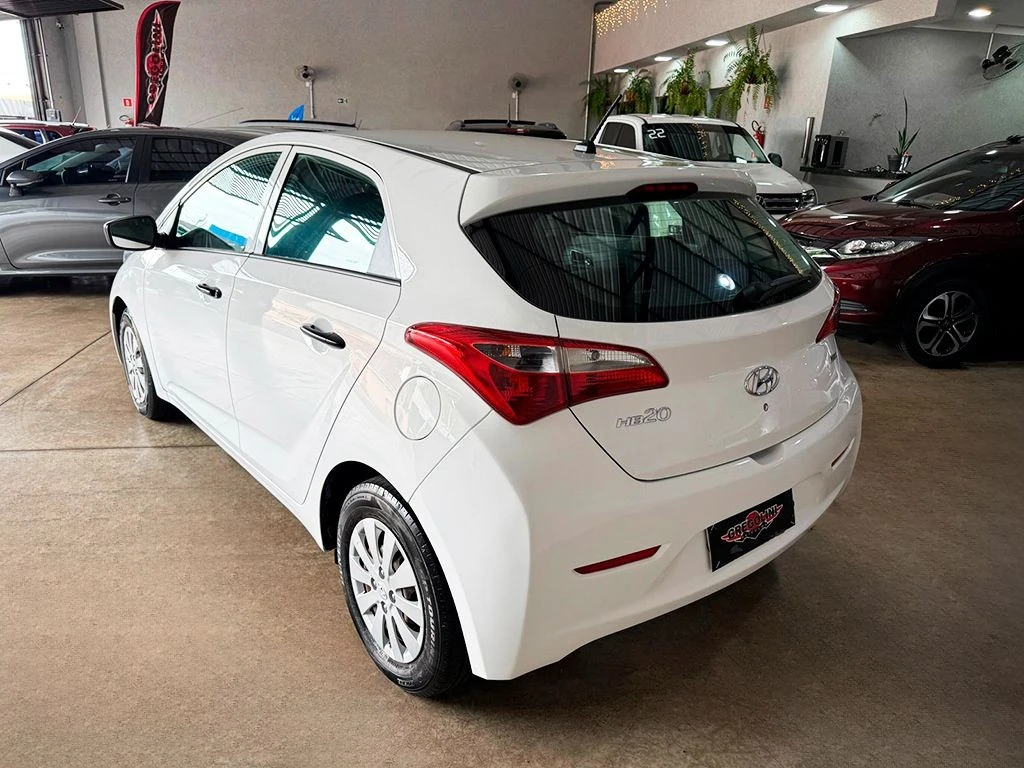HYUNDAI HB20