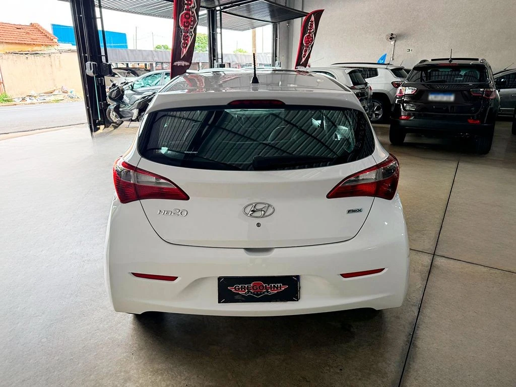 HYUNDAI HB20