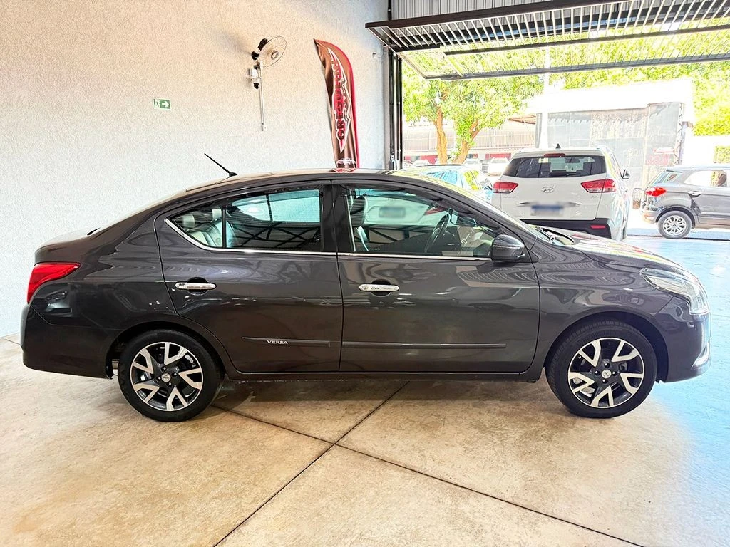 NISSAN VERSA