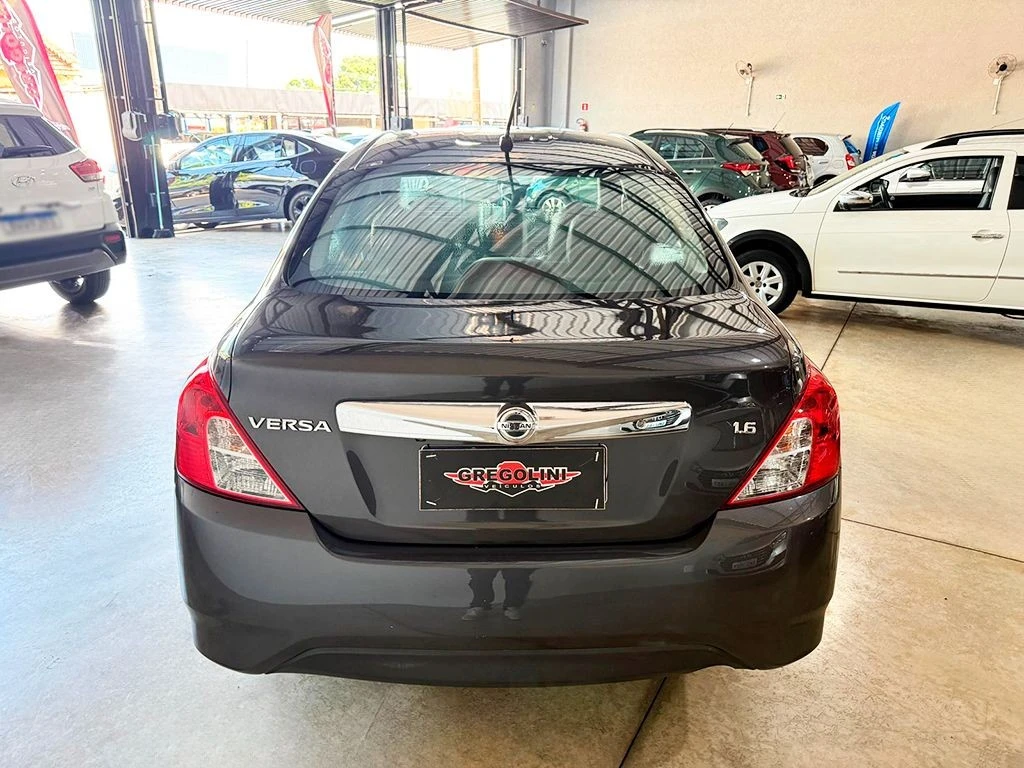 NISSAN VERSA