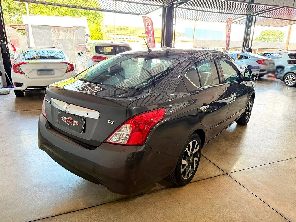 NISSAN VERSA