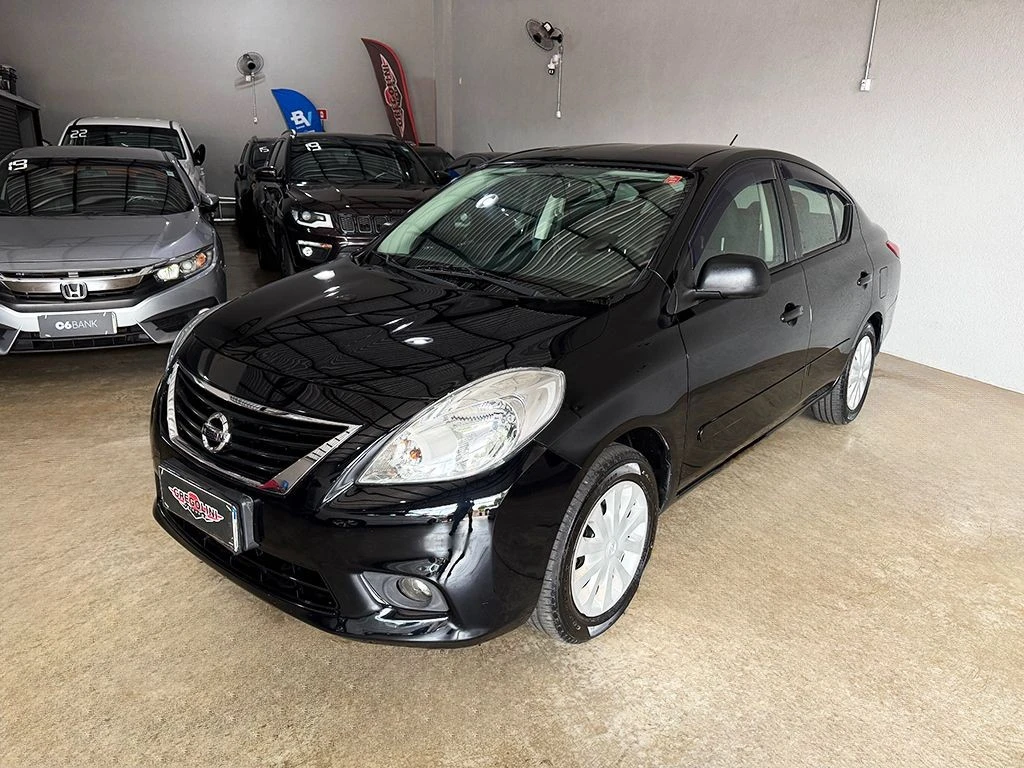 NISSAN VERSA