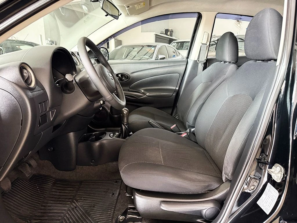 NISSAN VERSA