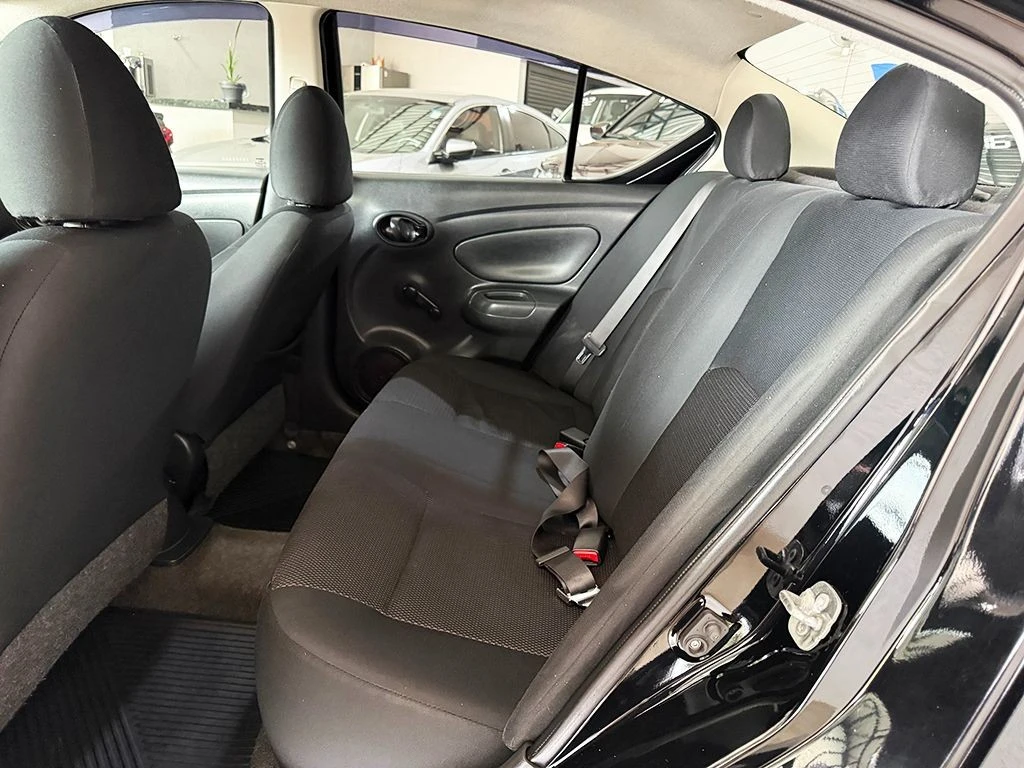 NISSAN VERSA
