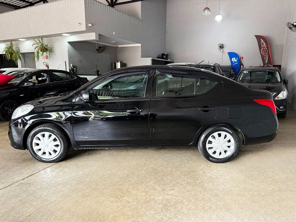NISSAN VERSA