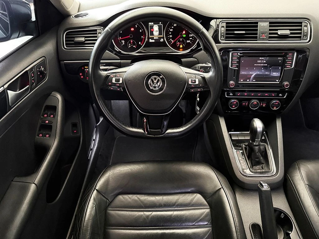 VOLKSWAGEN JETTA