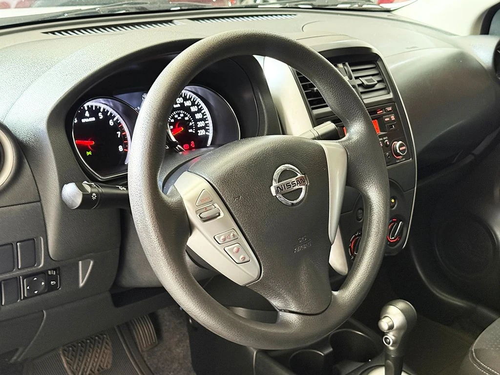 NISSAN VERSA