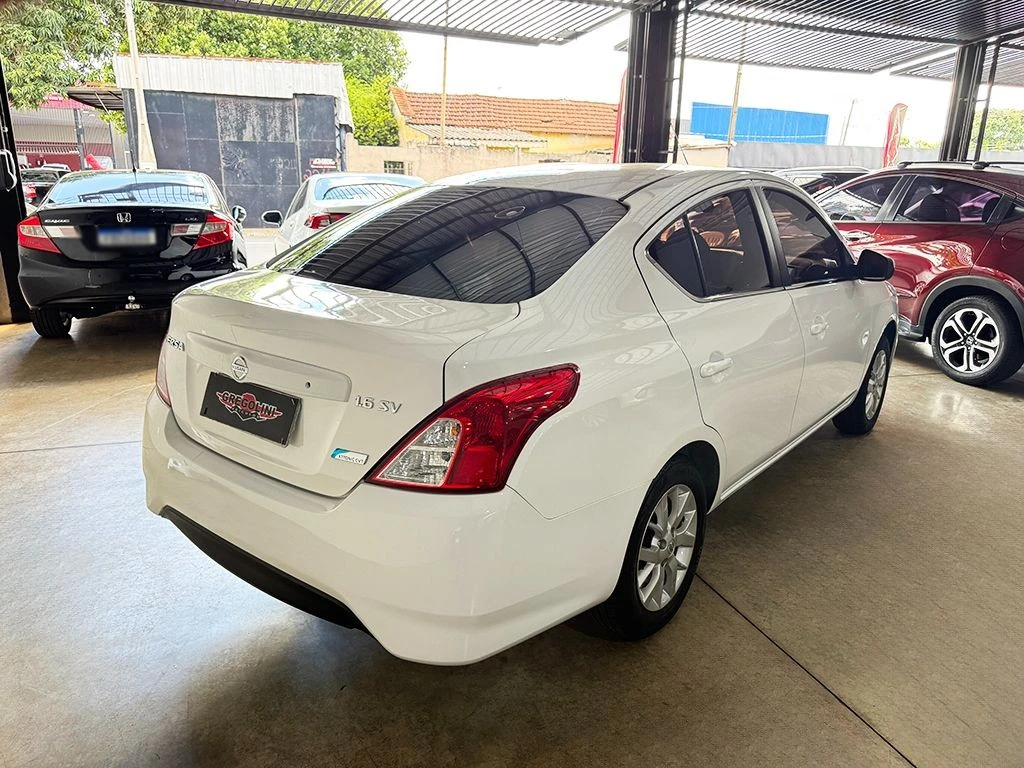 NISSAN VERSA