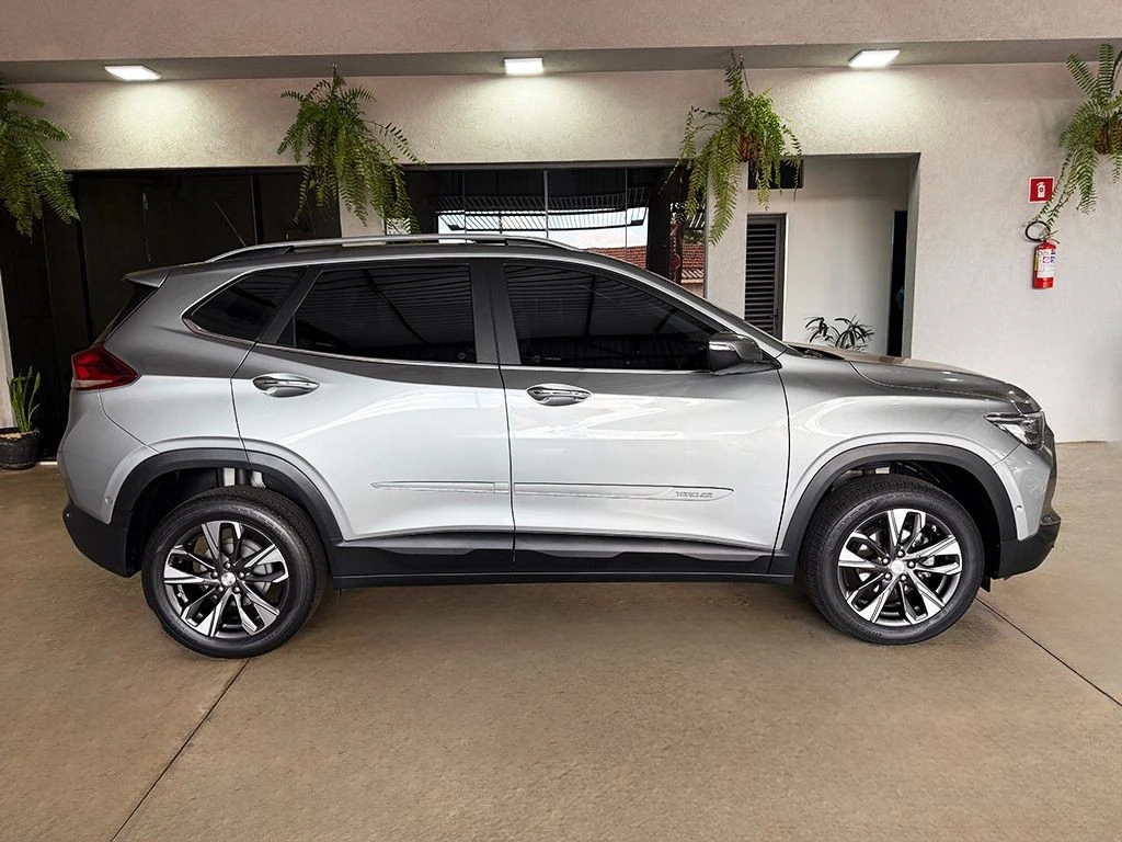 CHEVROLET TRACKER