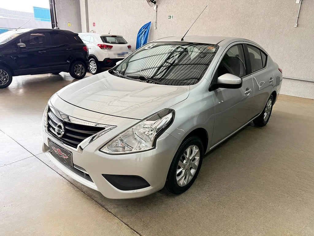 NISSAN VERSA