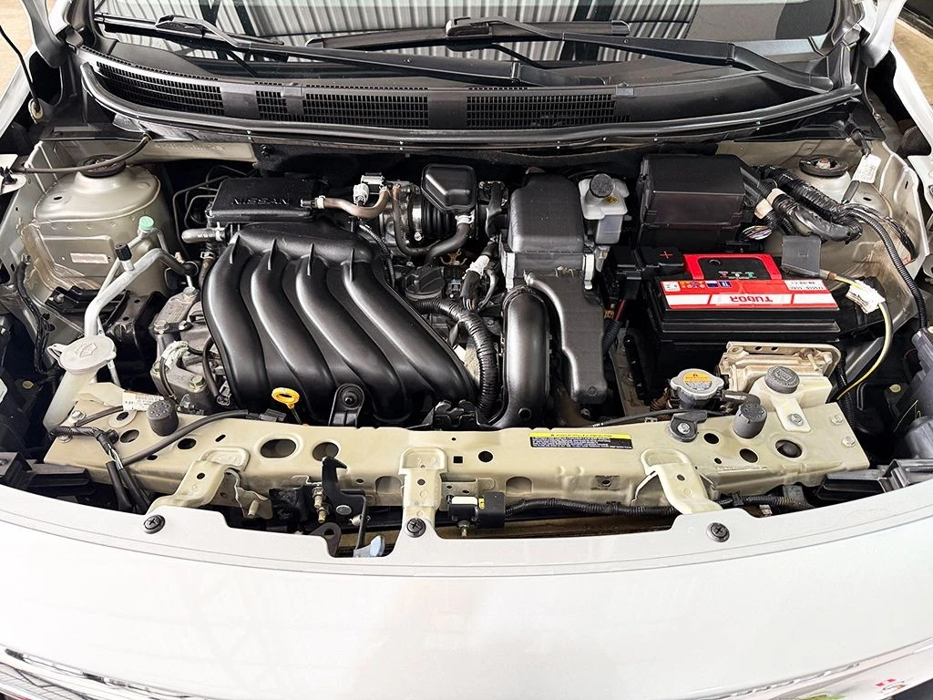 NISSAN VERSA