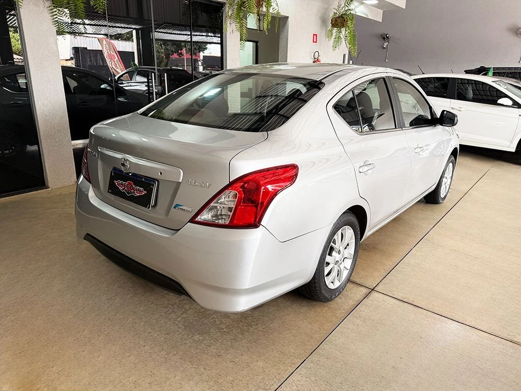 NISSAN VERSA