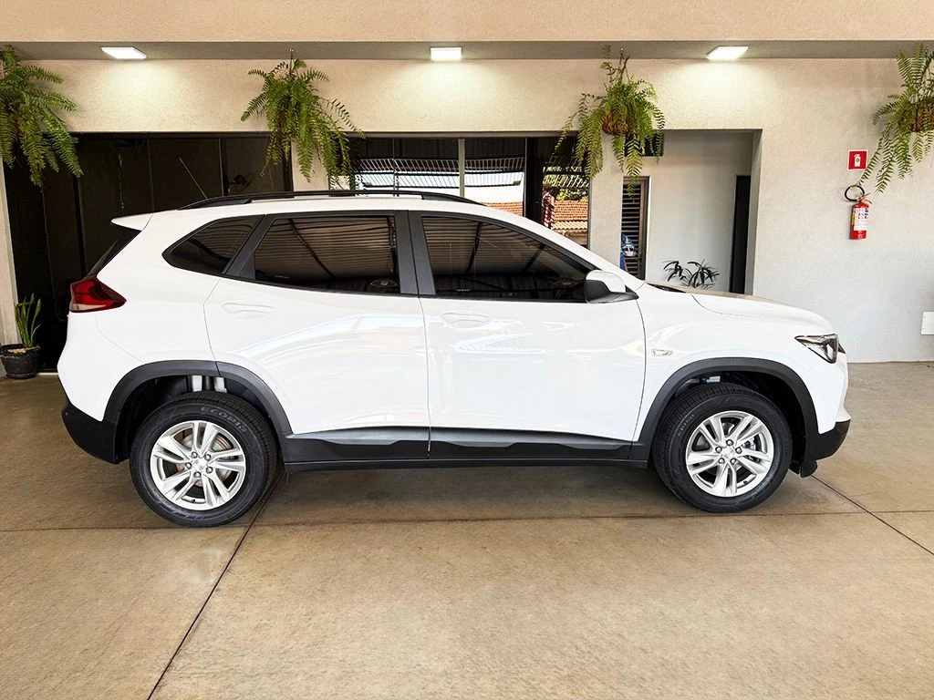 CHEVROLET TRACKER