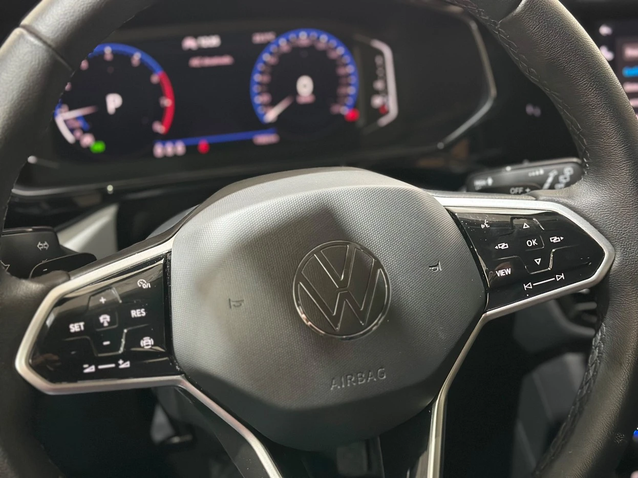 VOLKSWAGEN TAOS