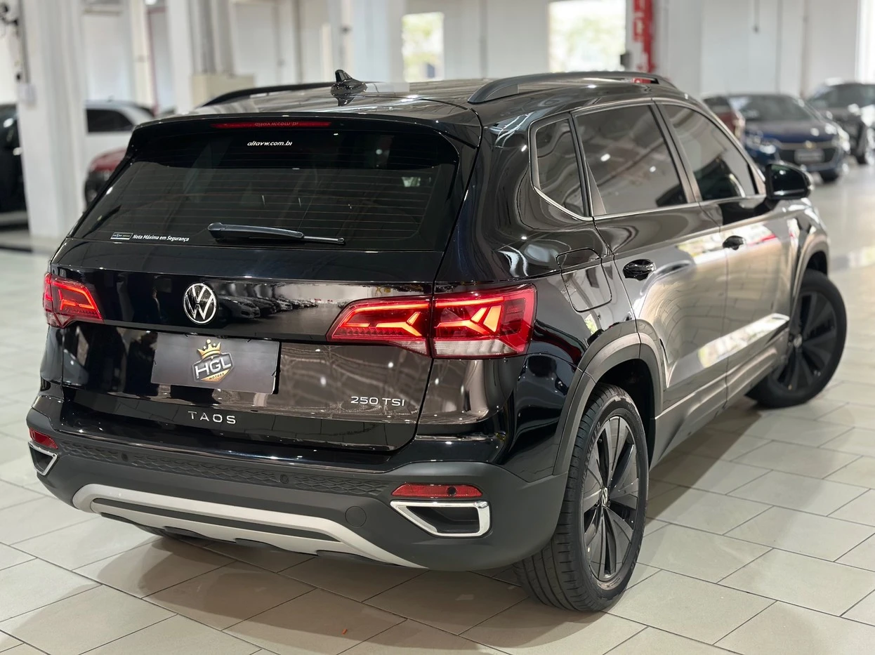 VOLKSWAGEN TAOS