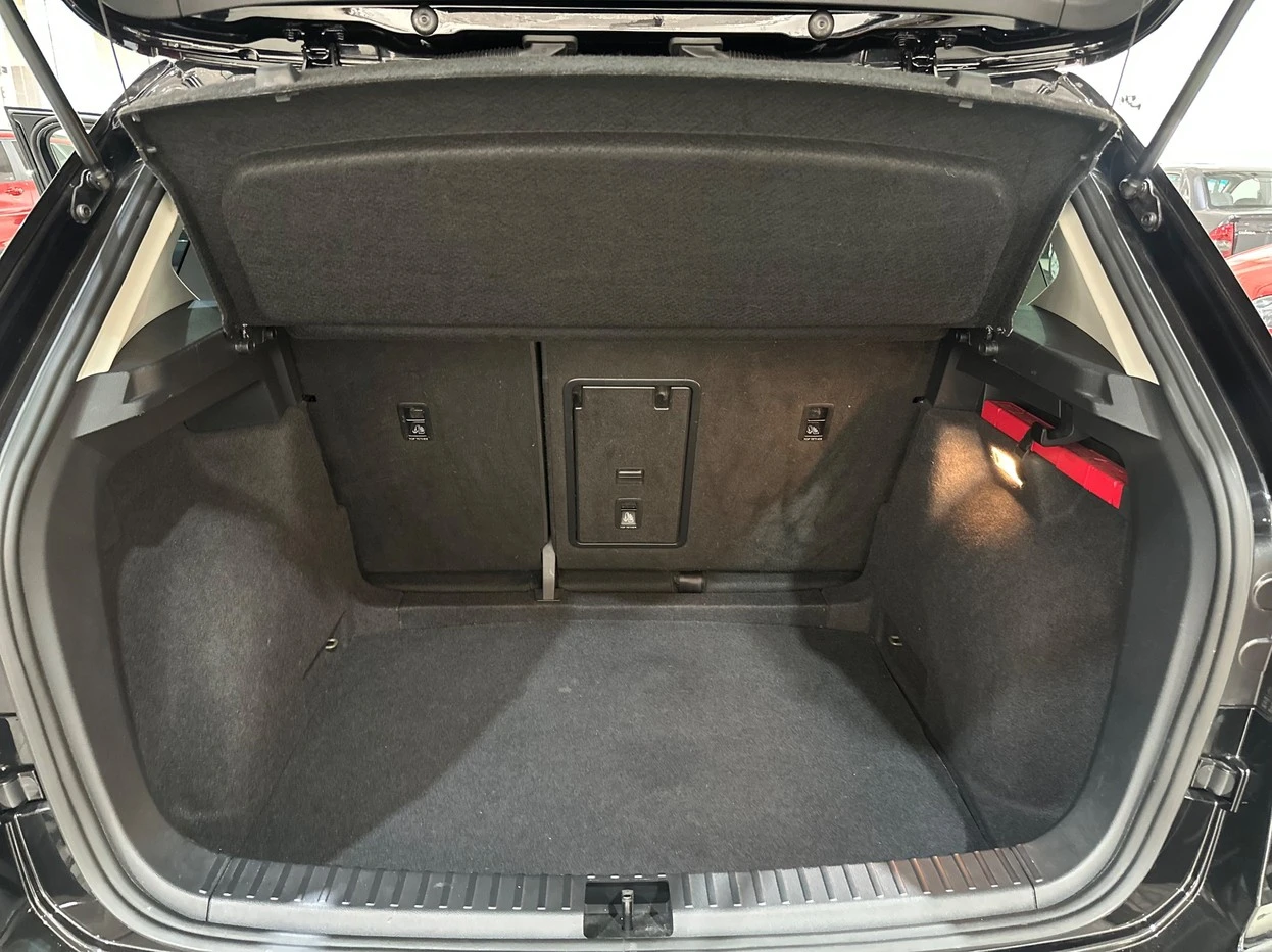 VOLKSWAGEN TAOS