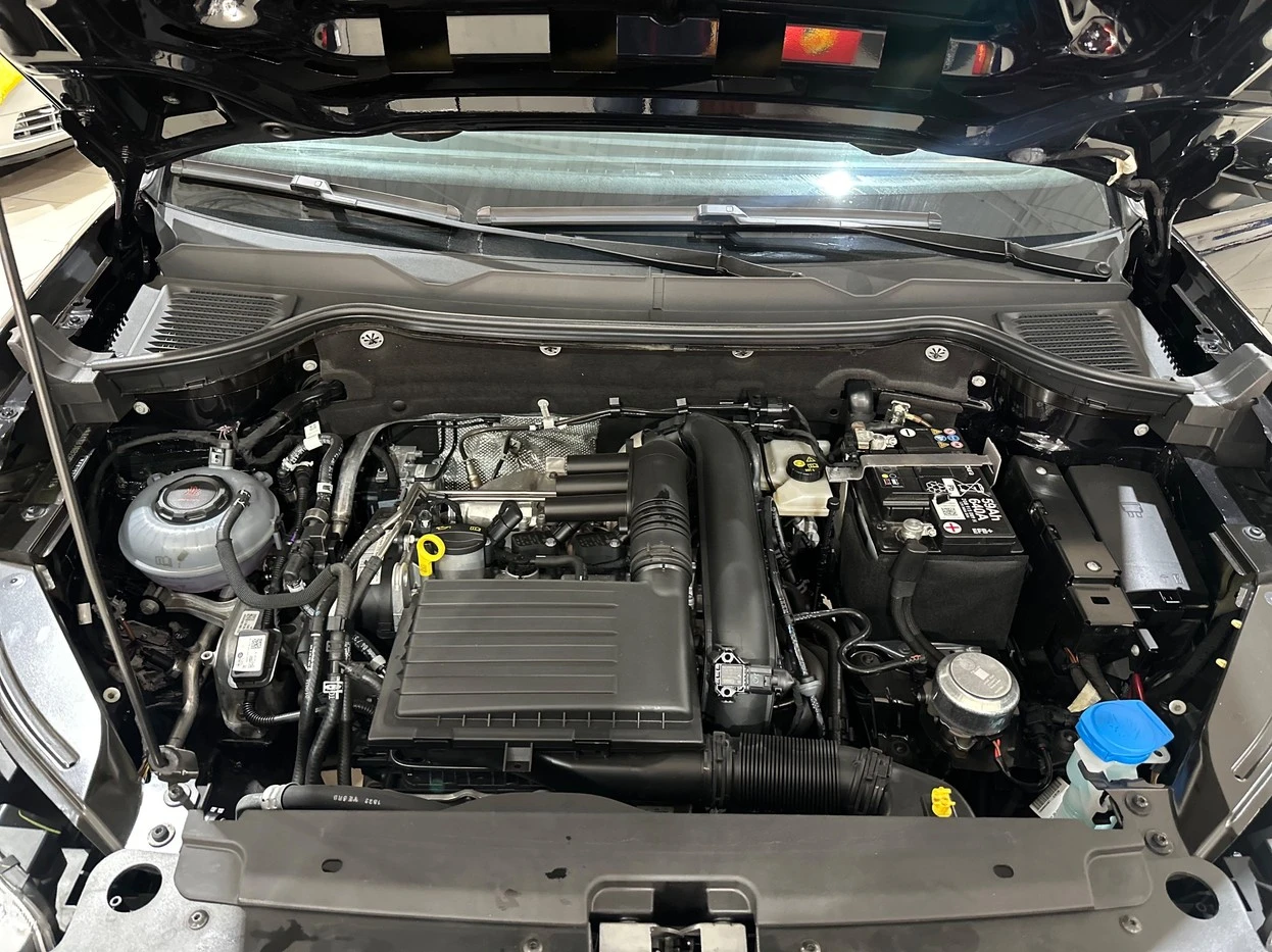 VOLKSWAGEN TAOS