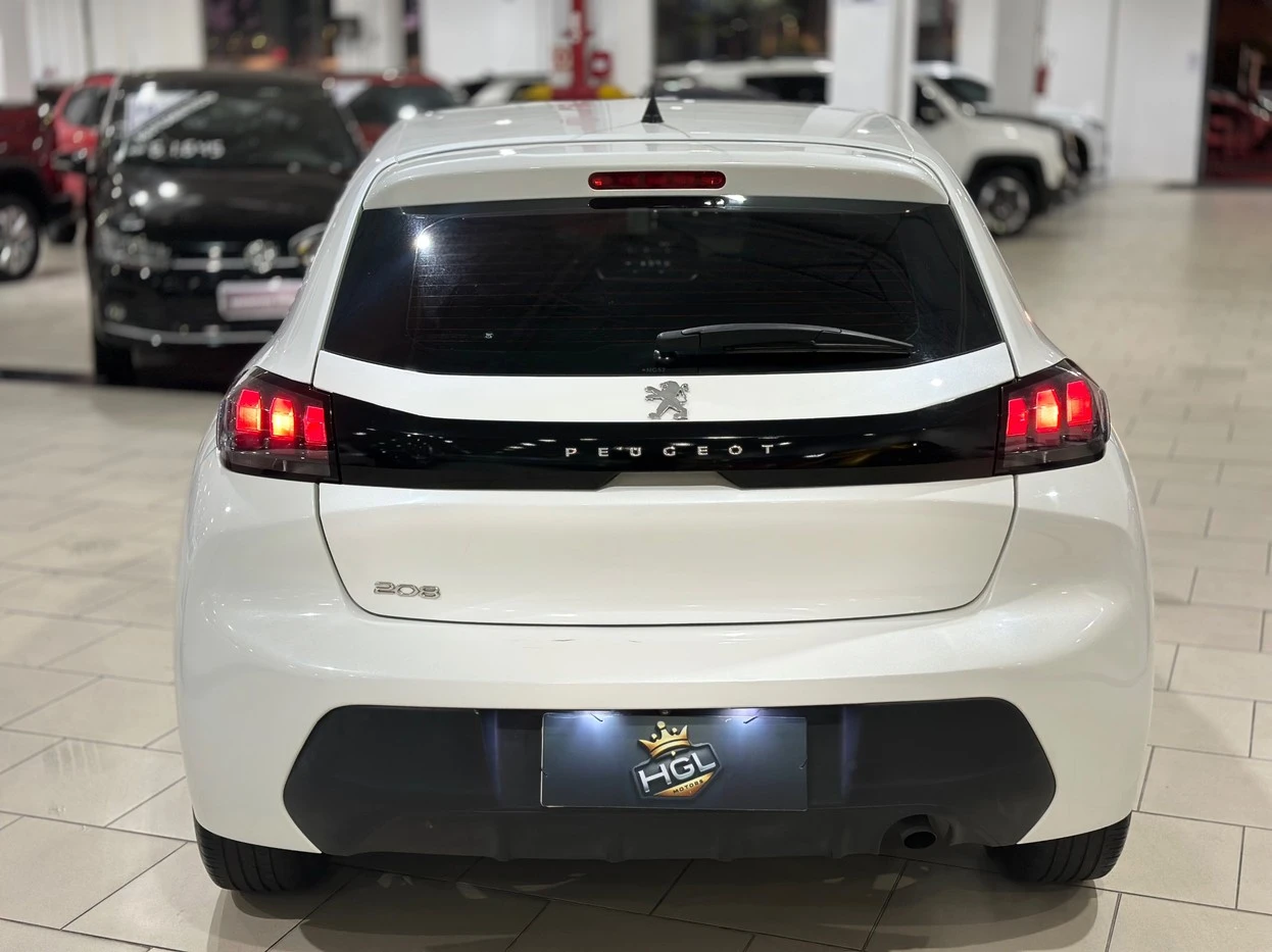 PEUGEOT 208