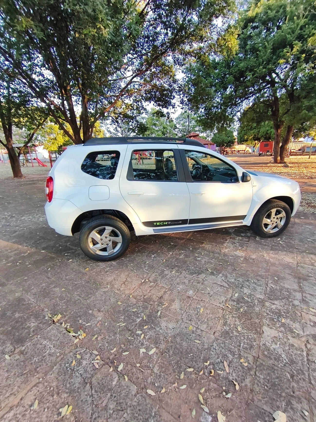RENAULT DUSTER