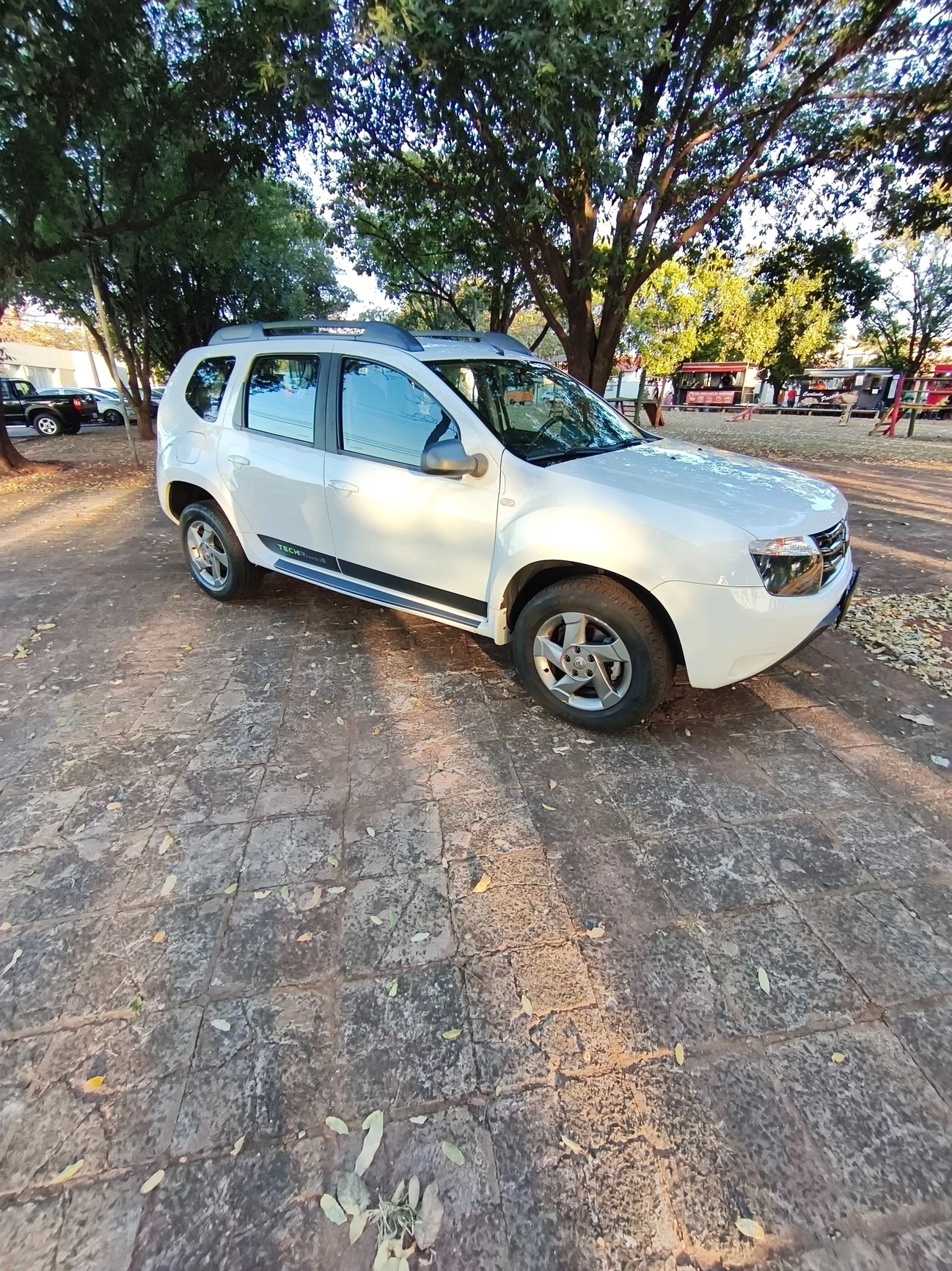 RENAULT DUSTER
