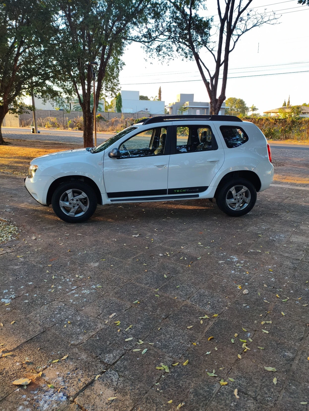 RENAULT DUSTER