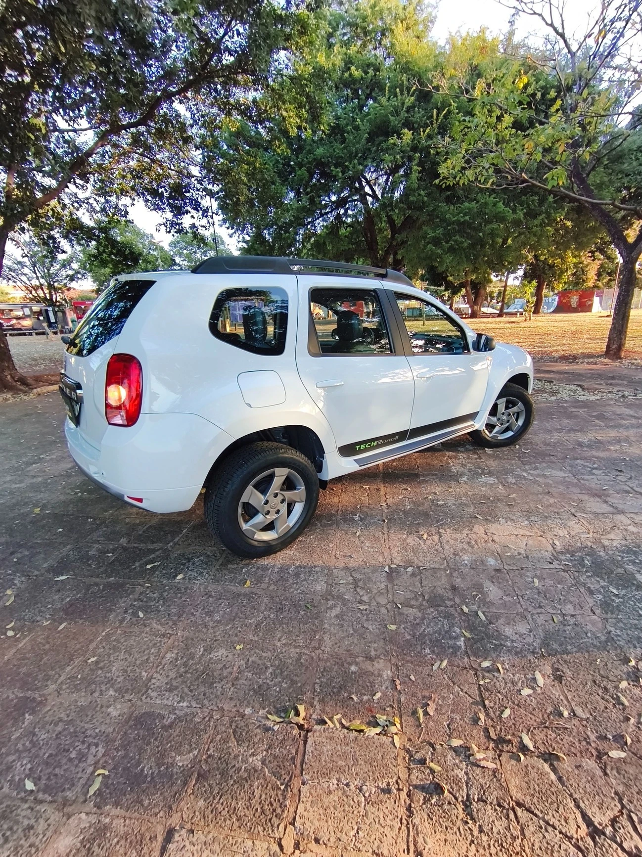 RENAULT DUSTER