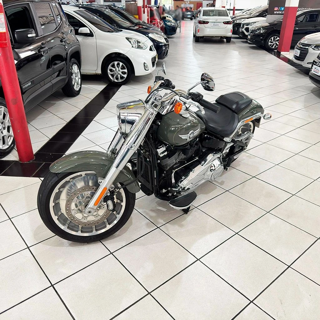 HARLEY-DAVIDSON SOFTAIL FAT BOY 114