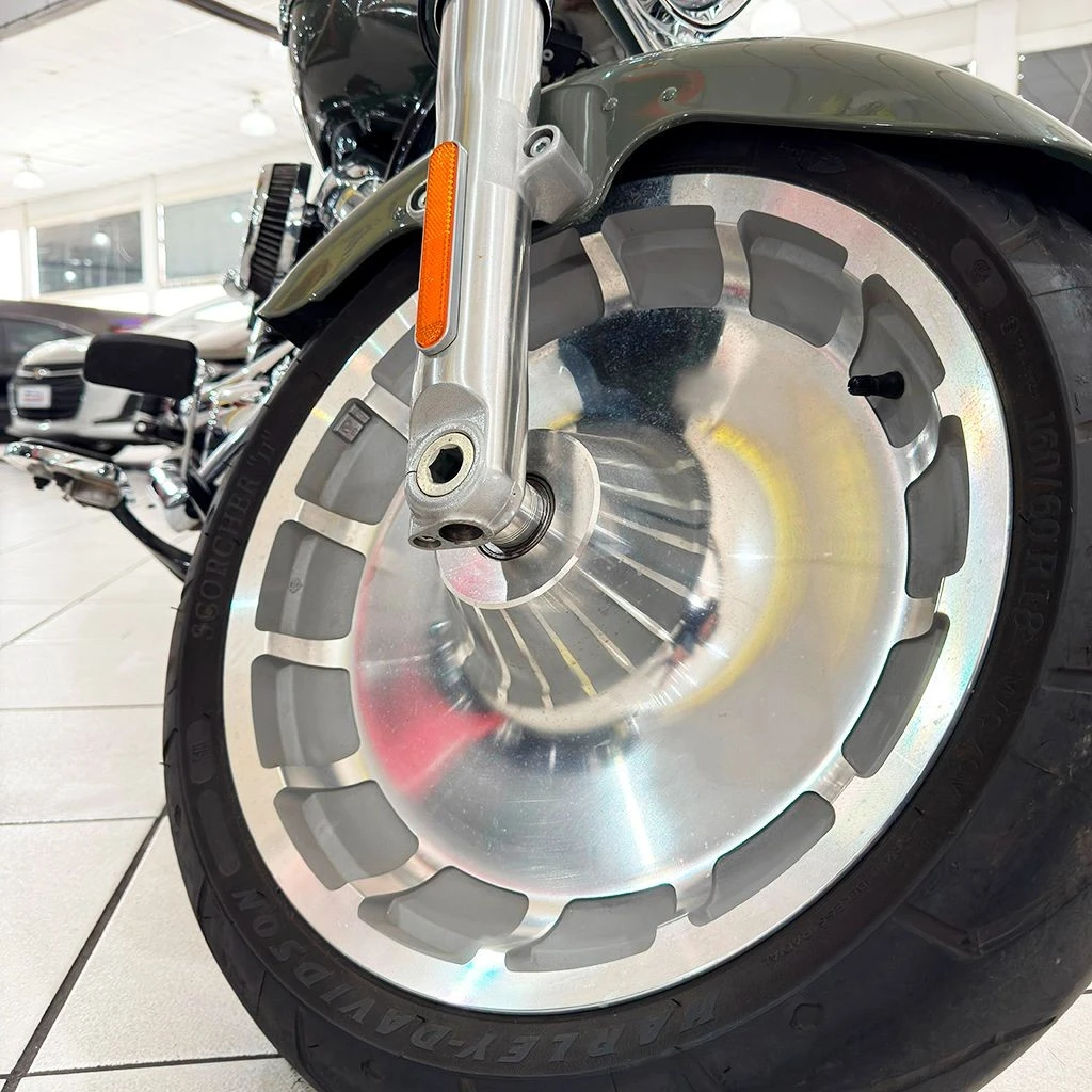 HARLEY-DAVIDSON SOFTAIL FAT BOY 114
