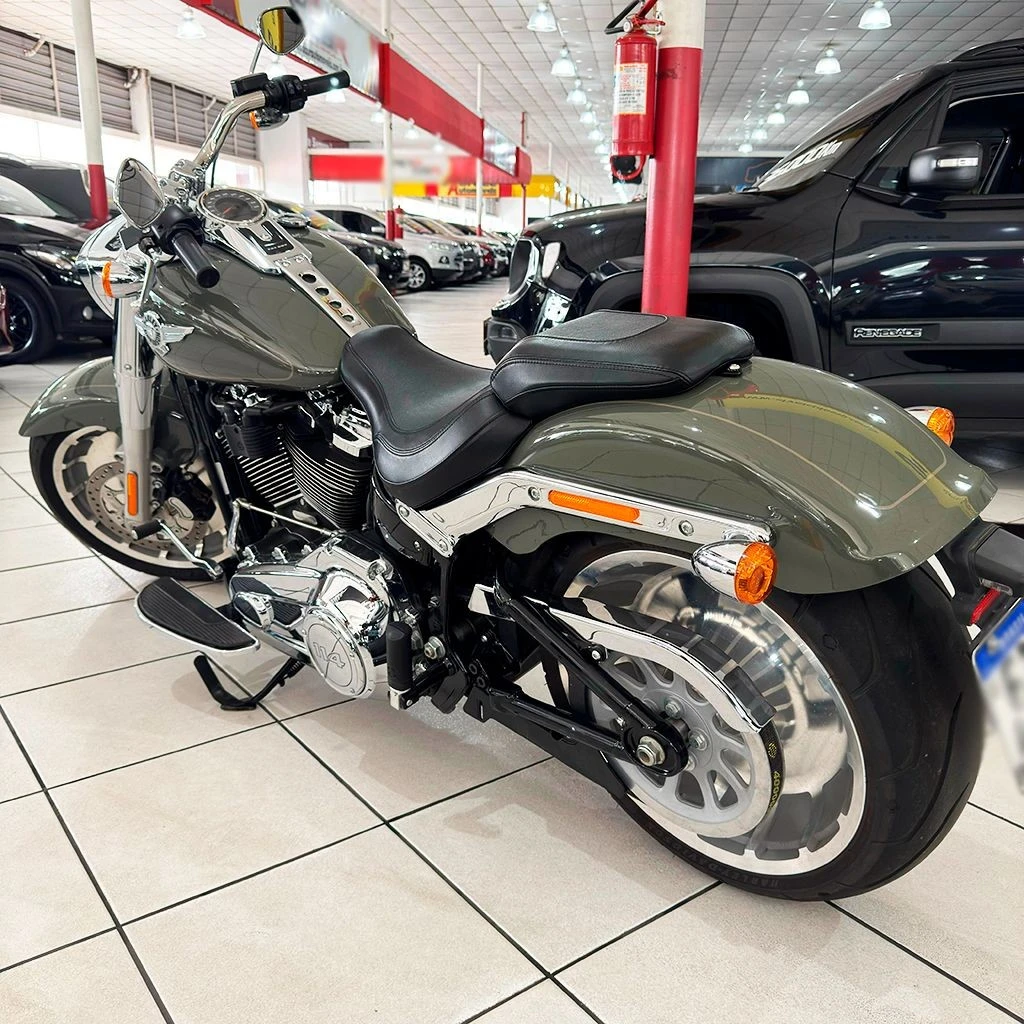 HARLEY-DAVIDSON SOFTAIL FAT BOY 114