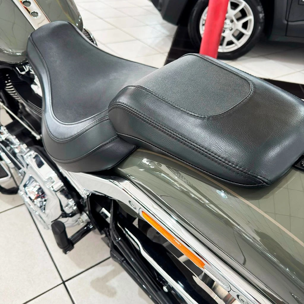 HARLEY-DAVIDSON SOFTAIL FAT BOY 114