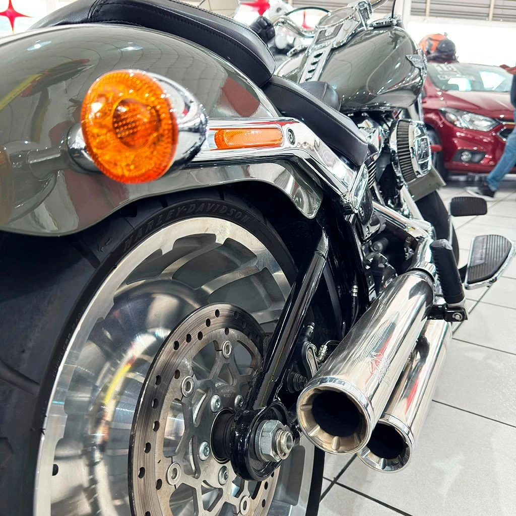 HARLEY-DAVIDSON SOFTAIL FAT BOY 114