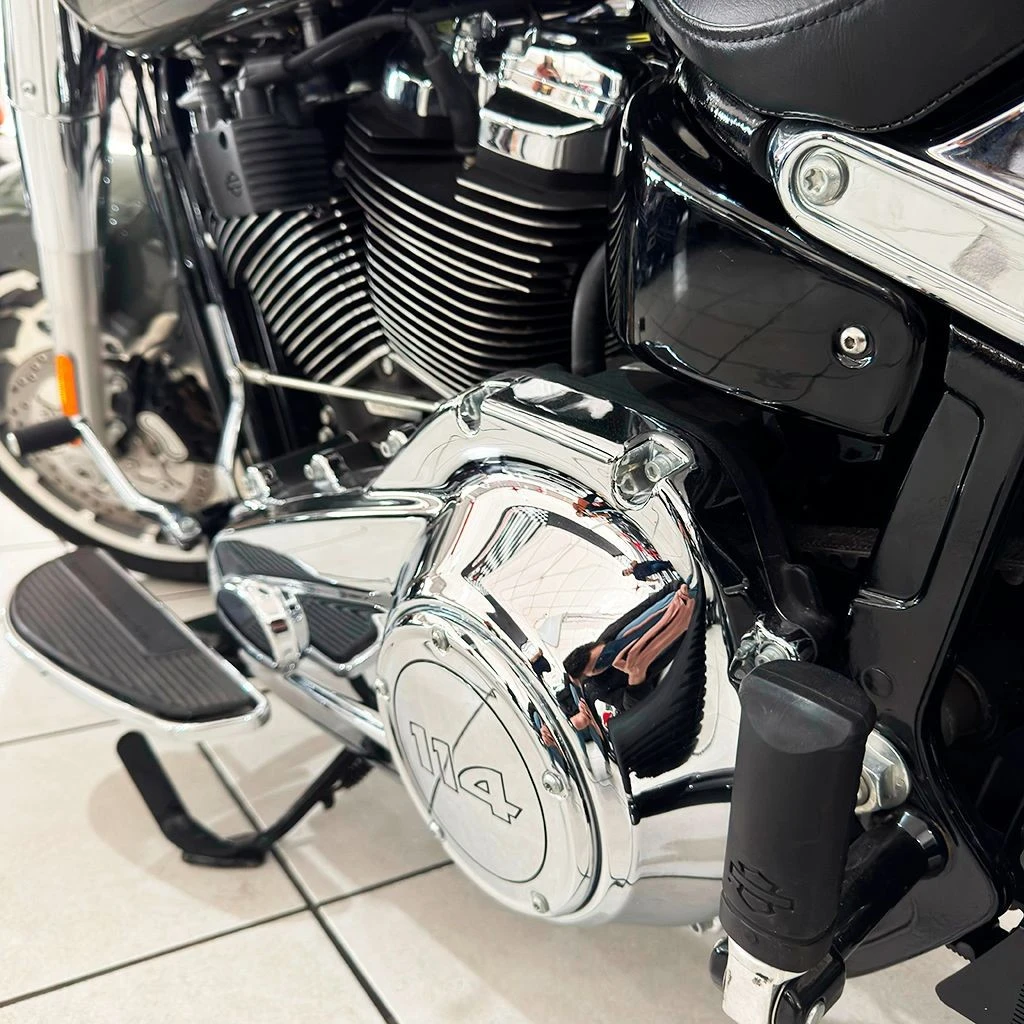 HARLEY-DAVIDSON SOFTAIL FAT BOY 114