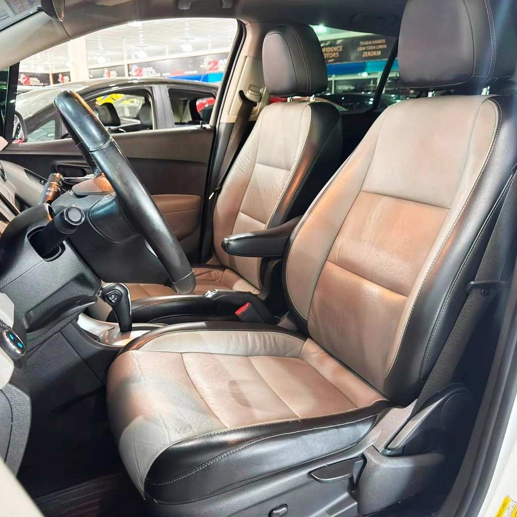 CHEVROLET TRACKER